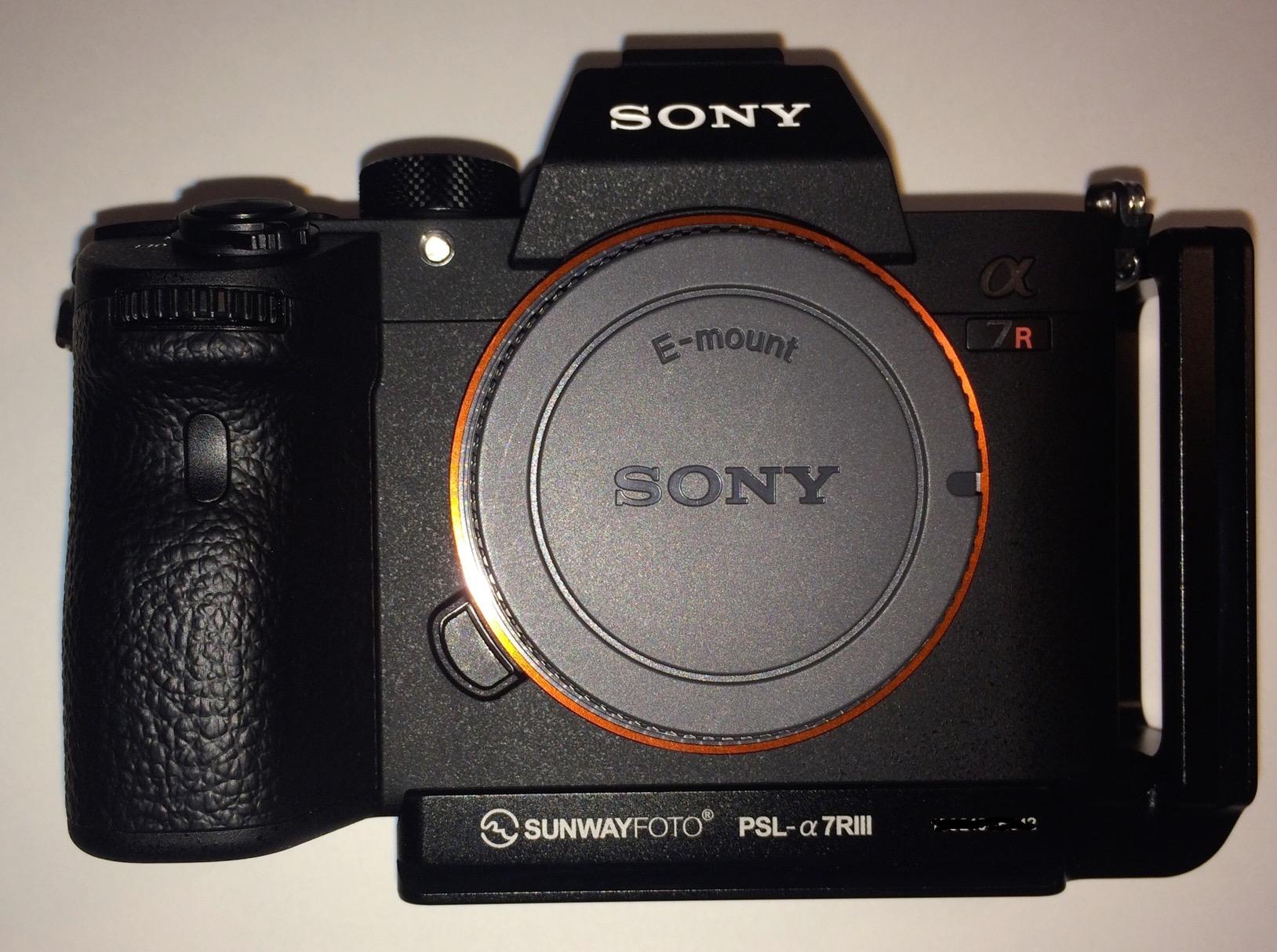 SUNWAYFOTO PSL-a7RIII Dedicated L Plate L-Bracket for Sony Alpha A7III, A7MIII and A7RIII Arca / RRS Compatible customer photo 2