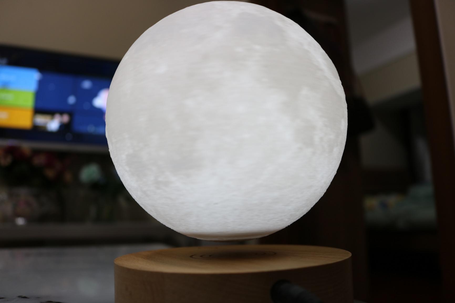 VGAzer Levitating Moon Lamp, Floating and Spinning in Air Freely with 3D Printing LED Moon Lamp Has 20 Modes for Unique Gifts, Room Decor, Night Light (Wooden Base 16 Colors) customer photo 2