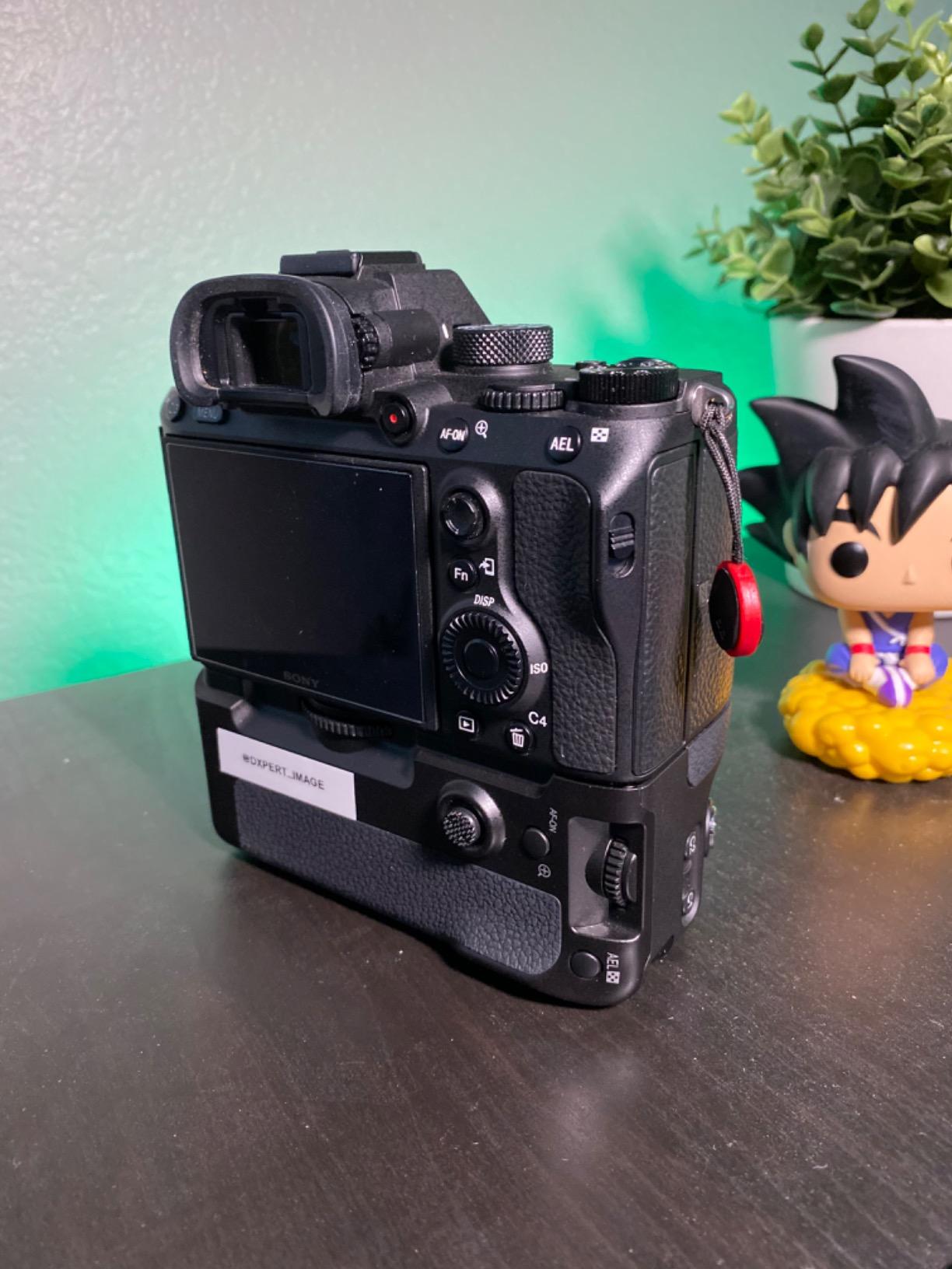 Meike MK A9 Professional Vertical Battery Grip for Sony A9 A7RIII A7III Camera customer photo 2