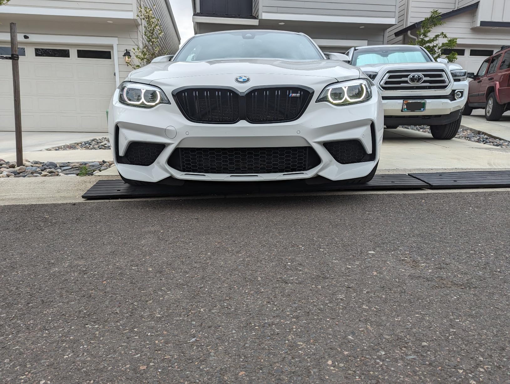 Pyle Car Driveway Curbside Bridge Ramp - Heavy Duty Rubber Threshold Curb Ramp, Used for Loading Dock, Garage, Sidewalk, Truck, Scooter, Bike, Motorcycle, Wheelchair Mobility, Other Vehicle - Pyle customer photo 1