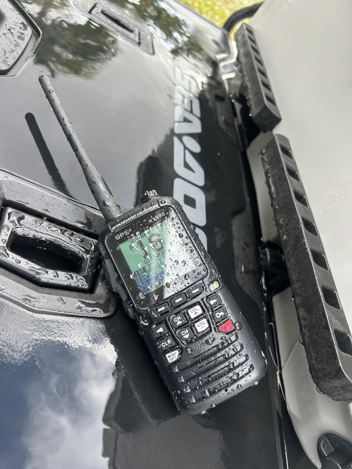Standard Horizon HX890BK VHF Handheld Marine Radio, 6 Watt, with GPS & FM Receiver, Submersible customer photo 1