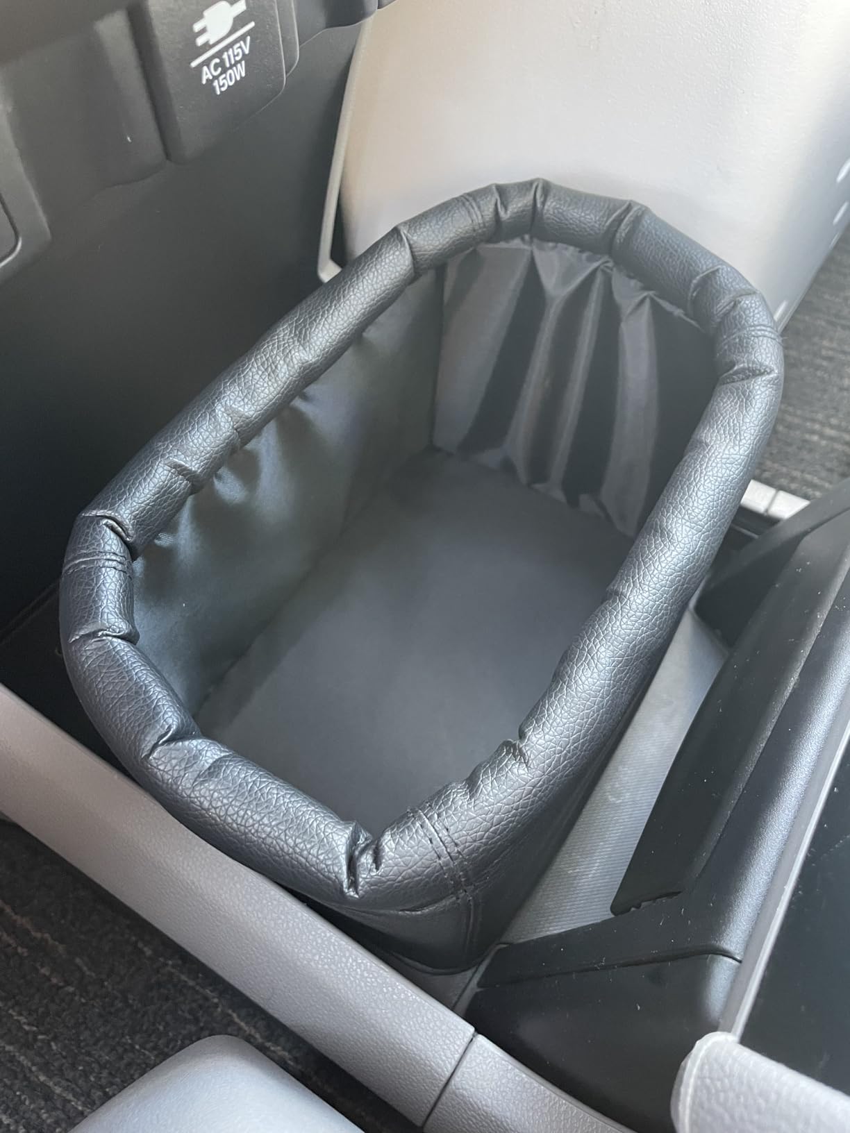 Leather Car Trash Can, Luxury Car Organizer, Leakproof Garbage Can for Car and Trucks, Black customer photo 2