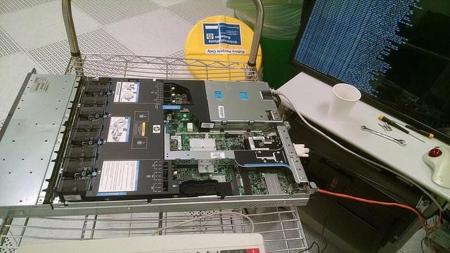 HP ProLiant DL360 G7 1U RackMount 64-bit Server with 2xSix-Core X5650 Xeon 2.66GHz CPUs, 32GB RAM, 8x146GB 10K SAS HDD, P410i RAID, 4xGigaBit NIC, 2xPower Supplies, NO OS (Renewed) customer photo 1