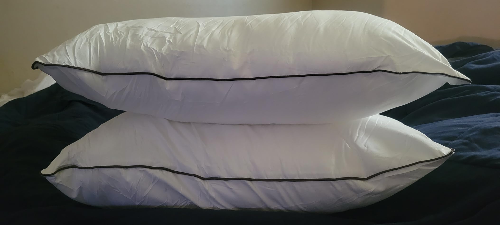 JOLLYVOGUE Standard Pillows Set of 2, Cooling and Supportive Pillows Full Size Set of 2 for Side and Back Sleepers, Down Alternative Hotel Collection Sleeping Pillow customer photo 1