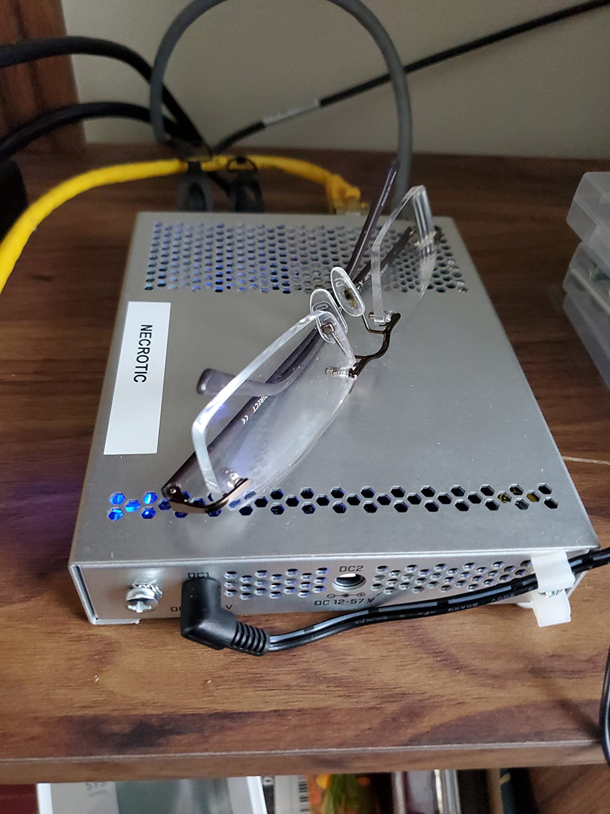 MikroTik CRS305-1G-4S+in Network Switch Managed Gigabit Ethernet Switch with 4x SFP+ 10G Ports and 1x Gigabit Ethernet Port customer photo 2