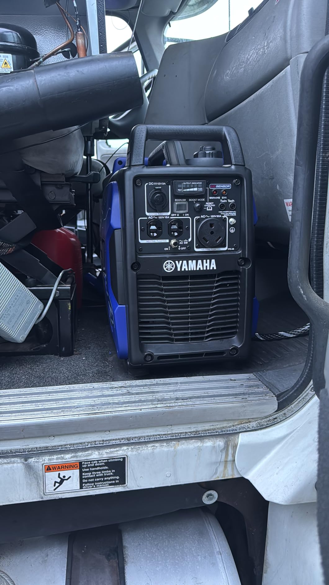 Yamaha EF2200iS Inverter Generator 2200 Watts Blue customer photo 1