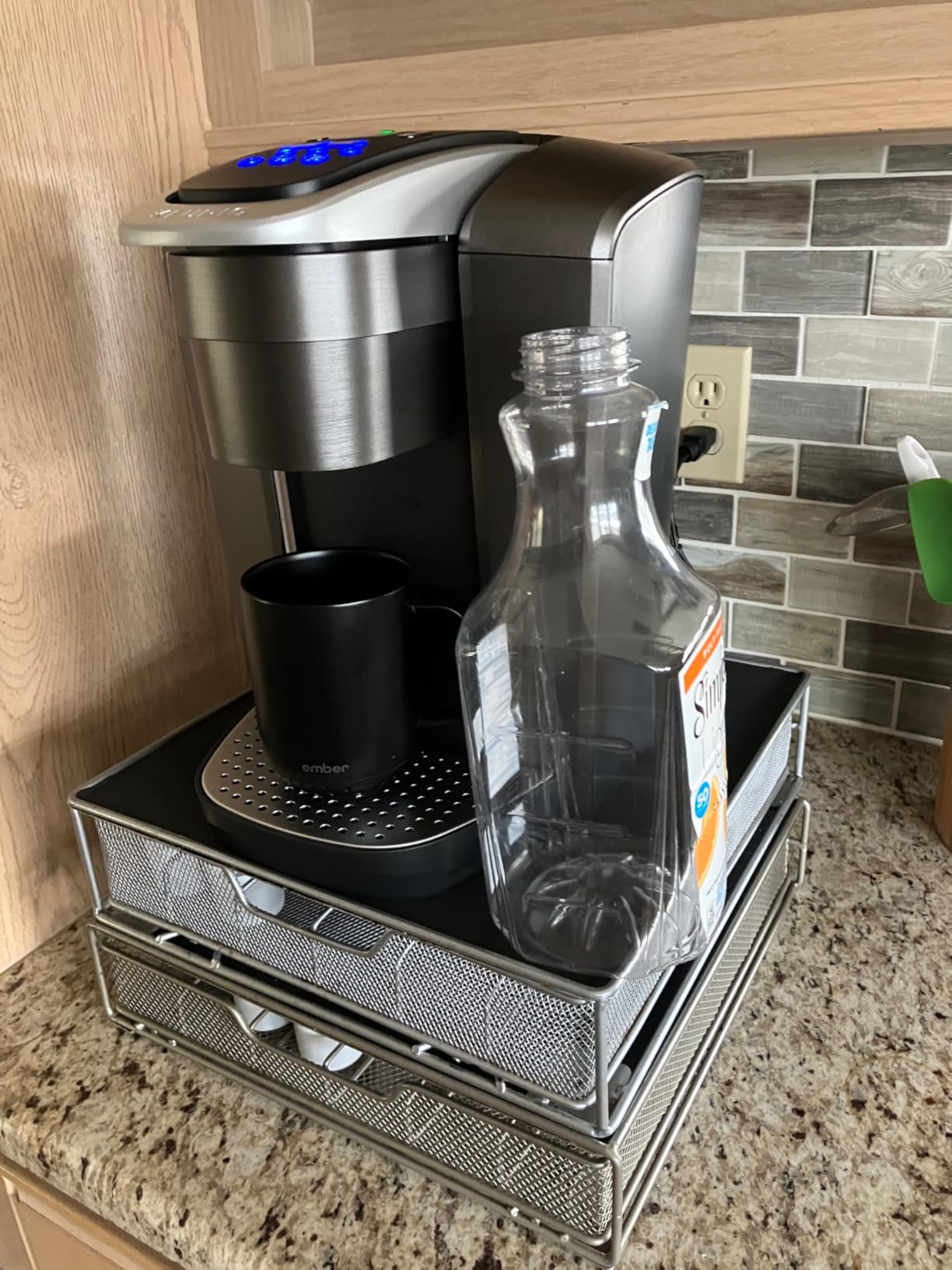 Keurig K-Elite Single Serve K-Cup Pod Coffee Maker, with Strength and Temperature Control, Iced Coffee Capability, 8 to 12oz Brew Size, Programmable, Brushed Gold customer photo 2