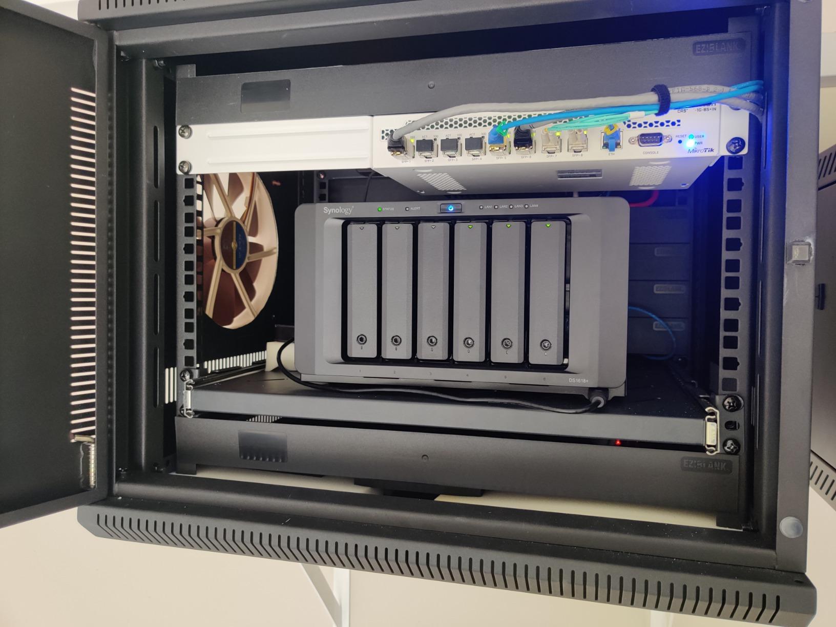 MikroTik CRS309-1G-8S+in Network Switch with 8x SFP+ 10G Ports, 1x Gigabit Ethernet Port, Managed L3 Switch customer photo 2
