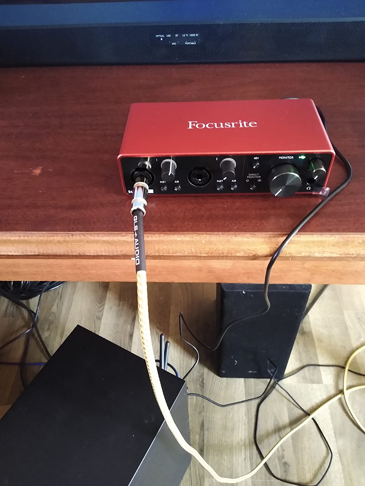 Focusrite Scarlett 2i2 3rd Gen USB Audio Interface for Recording, Songwriting, Streaming and Podcasting - High-Fidelity, Studio Quality Recording, and All the Software You Need to Record customer photo 1