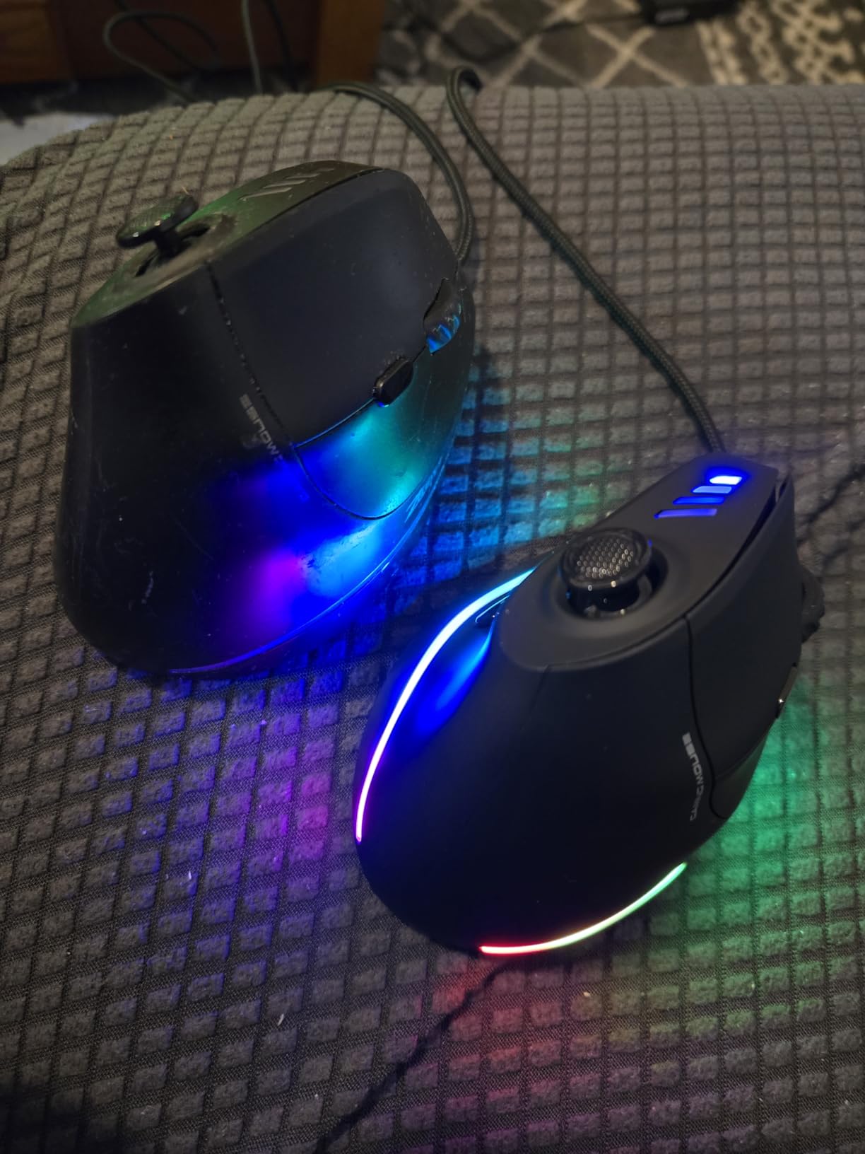 TRELC Gaming Mouse with 5 D Rocker, Ergonomic Mouse with 10000 DPI/11 Programmable Buttons, Vertical Gaming Mice Wired for PC/Laptop/E-Sports/Gamer (Black) customer photo 1