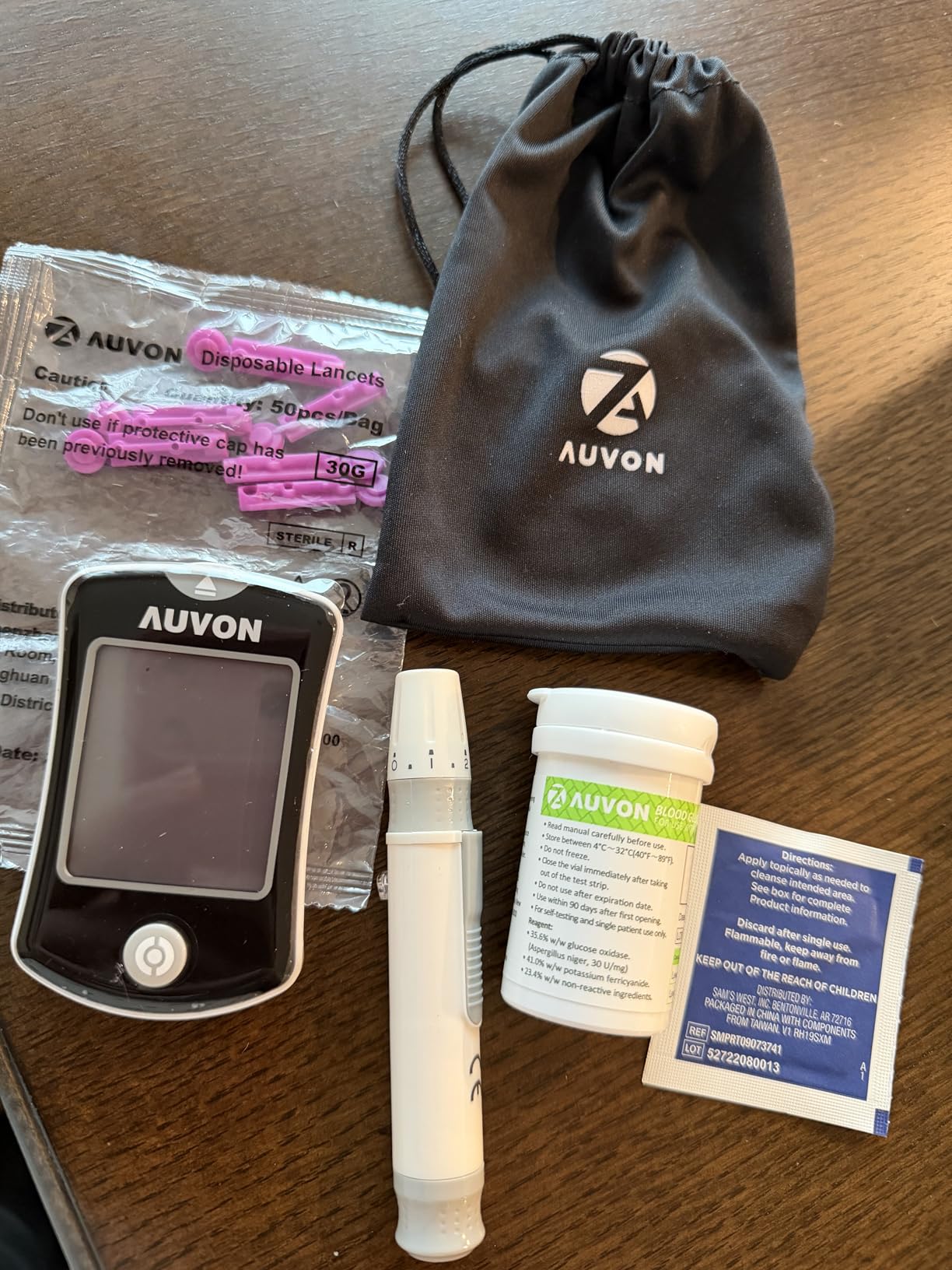 AUVON Blood Glucose Monitor Kit, High Accuracy with 50 Glucometer Strips, 50 Lancets customer photo 1