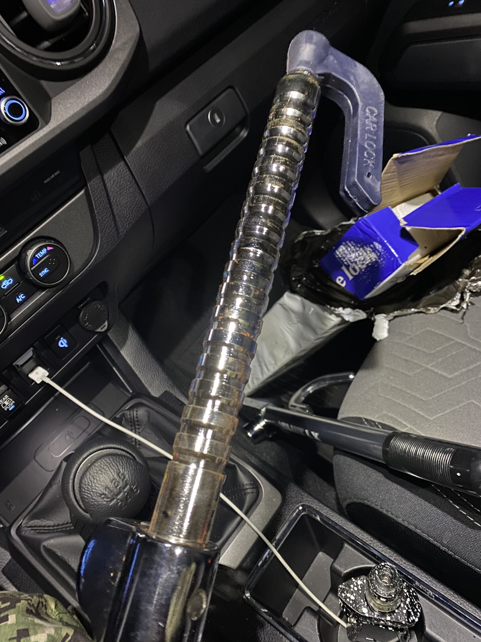 Vechkom Steering Wheel Brake Pedal Lock Anti Theft Clutch Lock Retractable Double Hook Double Protection for Car Truck SUV Van Security with 3 Keys customer photo 2