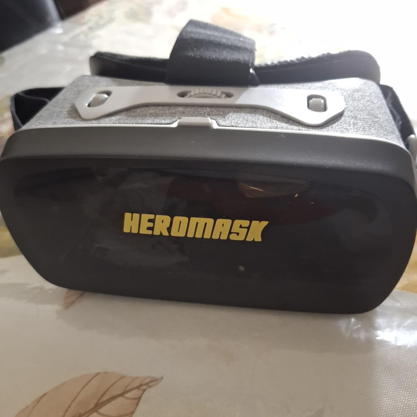HeroMask VR Headset + Language Games - Gift for Kids 5-12 - 300+ Words, 6 Languages: Spanish, English, Chinese & More customer photo 1