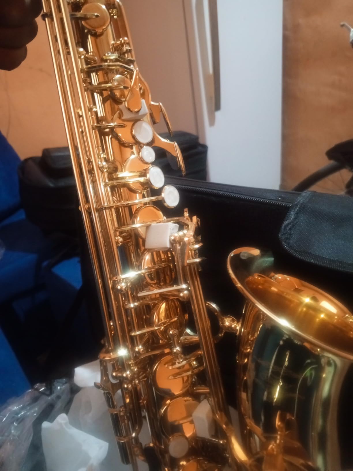 Eastar Tenor Saxophone, B Flat Golden Lacquer Beginner Kit with Cleaning Cloth, Case, Mouthpiece, Neck Strap, Reeds, TS-II customer photo 2