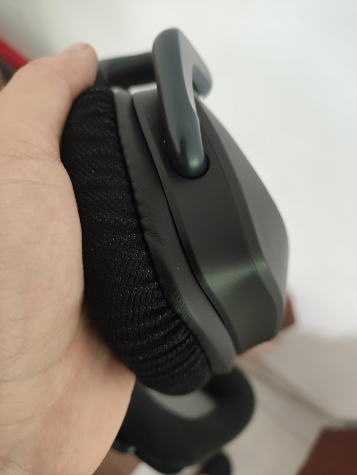 Corsair Void RGB Elite Wireless Gaming Headset - 7.1 Surround Sound - Omni-Directional Microphone - Microfiber Mesh Earpads customer photo 1