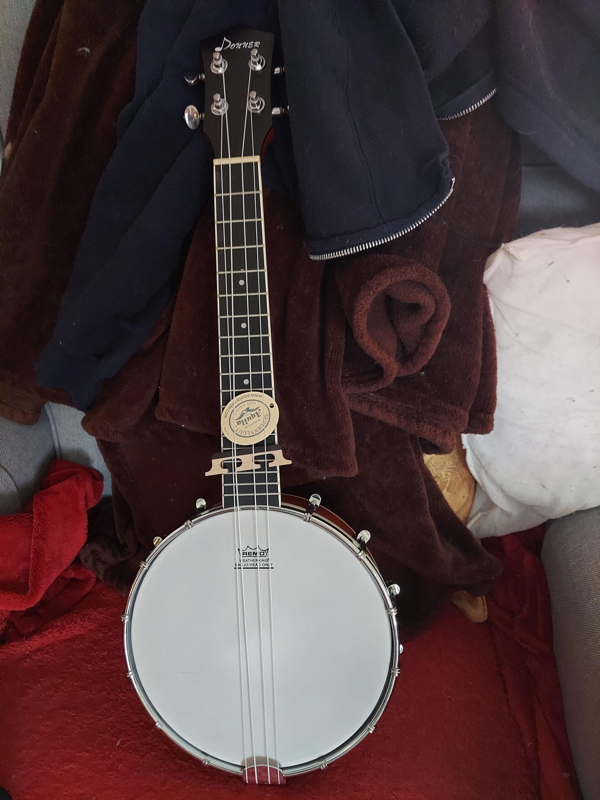Donner Banjo Full Size 5 String Tenor Banjolele Guitar with Banjo Kit Tuner Gig Bag, Stringed Musical Instruments for Adult Beginner, DBJ-200 customer photo 1