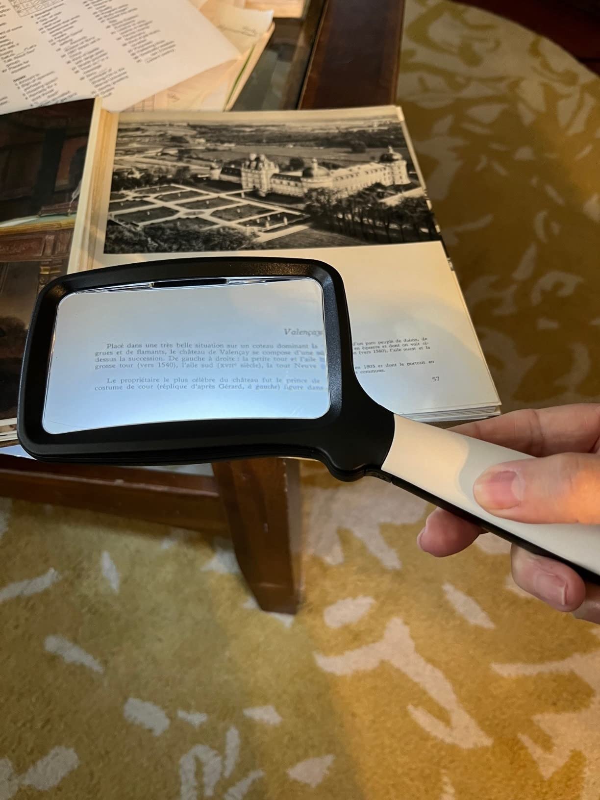 Folding Handheld Magnifying Glass with Light, 3X Large Rectangle Reading Magnifier with Dimmable LED for Seniors with Macular Degeneration, Newspaper, Books, Small Print, Lighted Gift for Low Visions customer photo 1