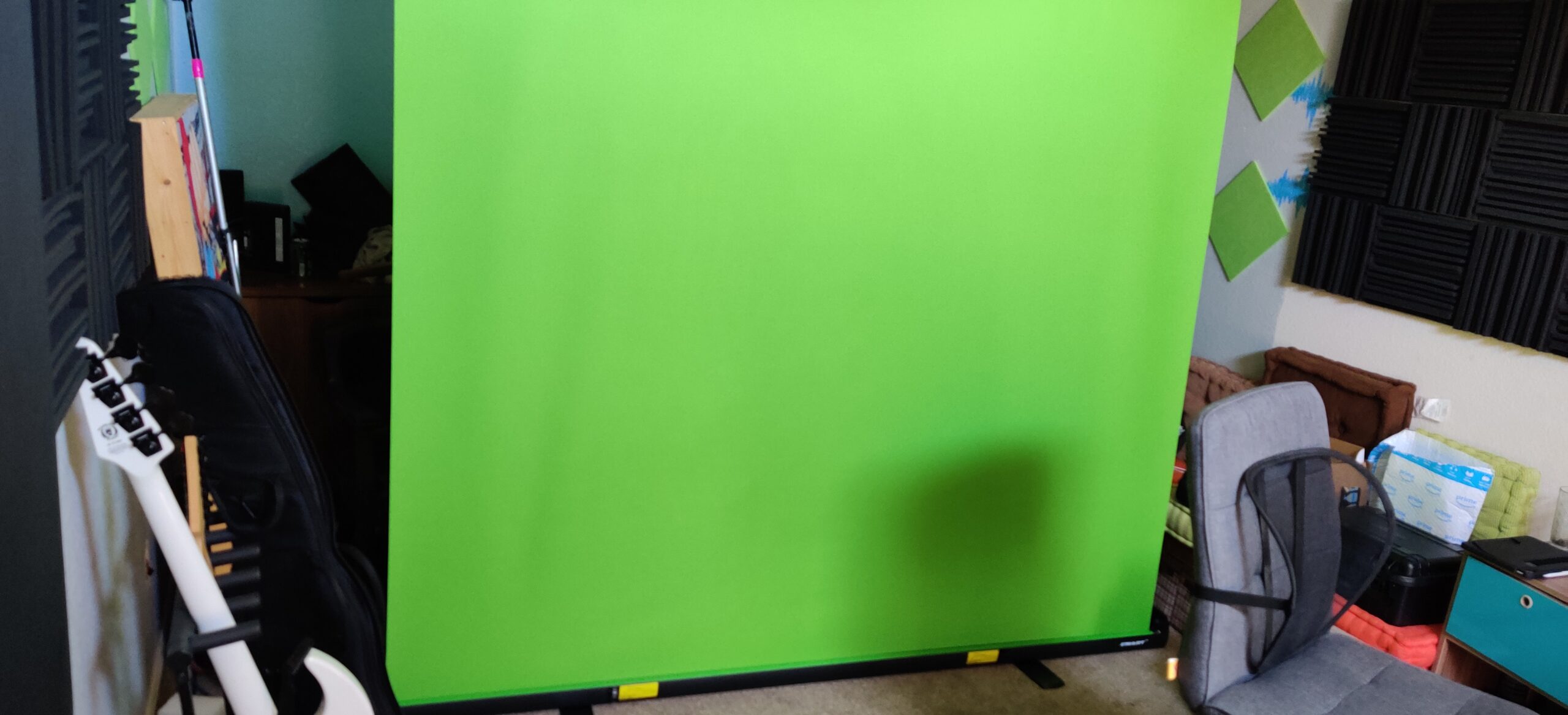 EMART 77x92in Collapsible Chromakey Panel Green Screen for Photo Backdrop Video Studio,Portable Pull Up,Solid Aluminium Base Wrinkle-Resistant Fabric,Auto-Locking Air Cushion Frame customer photo 1