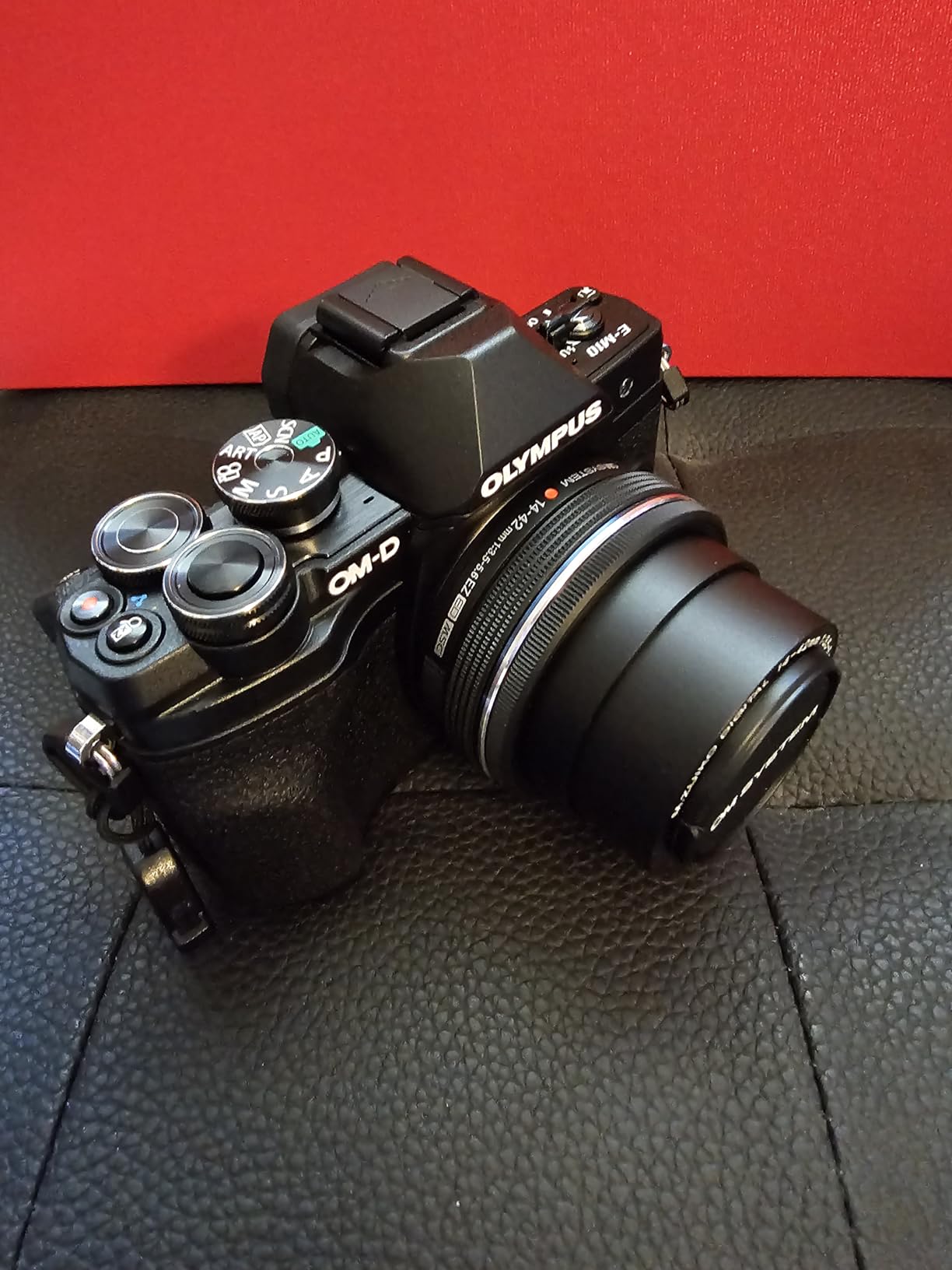 Olympus E-M10 Mark IV Silver Micro Four Thirds System Camera M.Zuiko Digital ED 14-42mm F3.5-5.6 EZ kit 20MP Sensor 5-Axis Image Stabilization 4K Video Wi-Fi customer photo 1