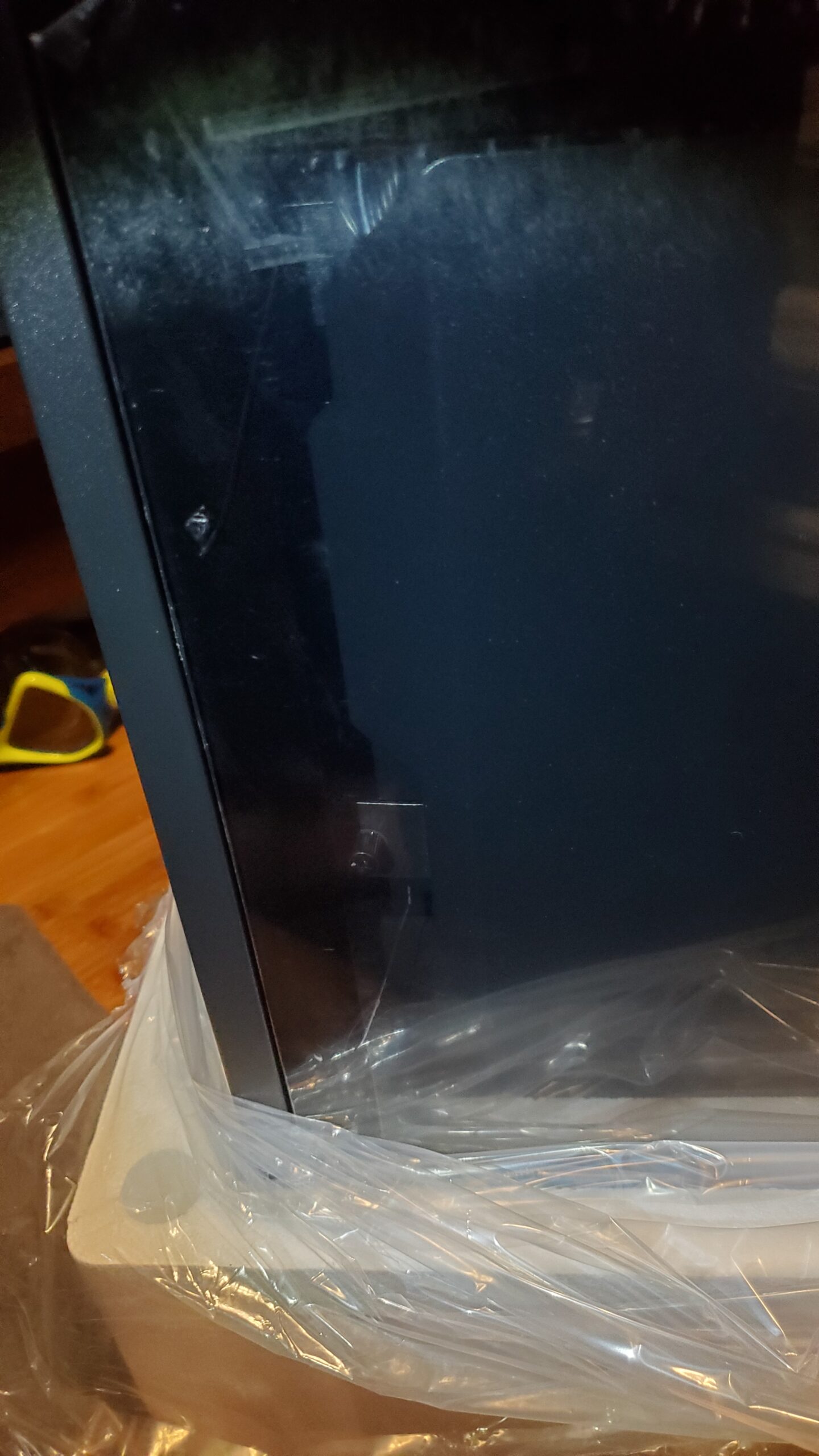 Lian Li LANCOOL 215 Mesh Black Tempered Glass ATX Case -Black Color -LANCOOL 215 customer photo 2