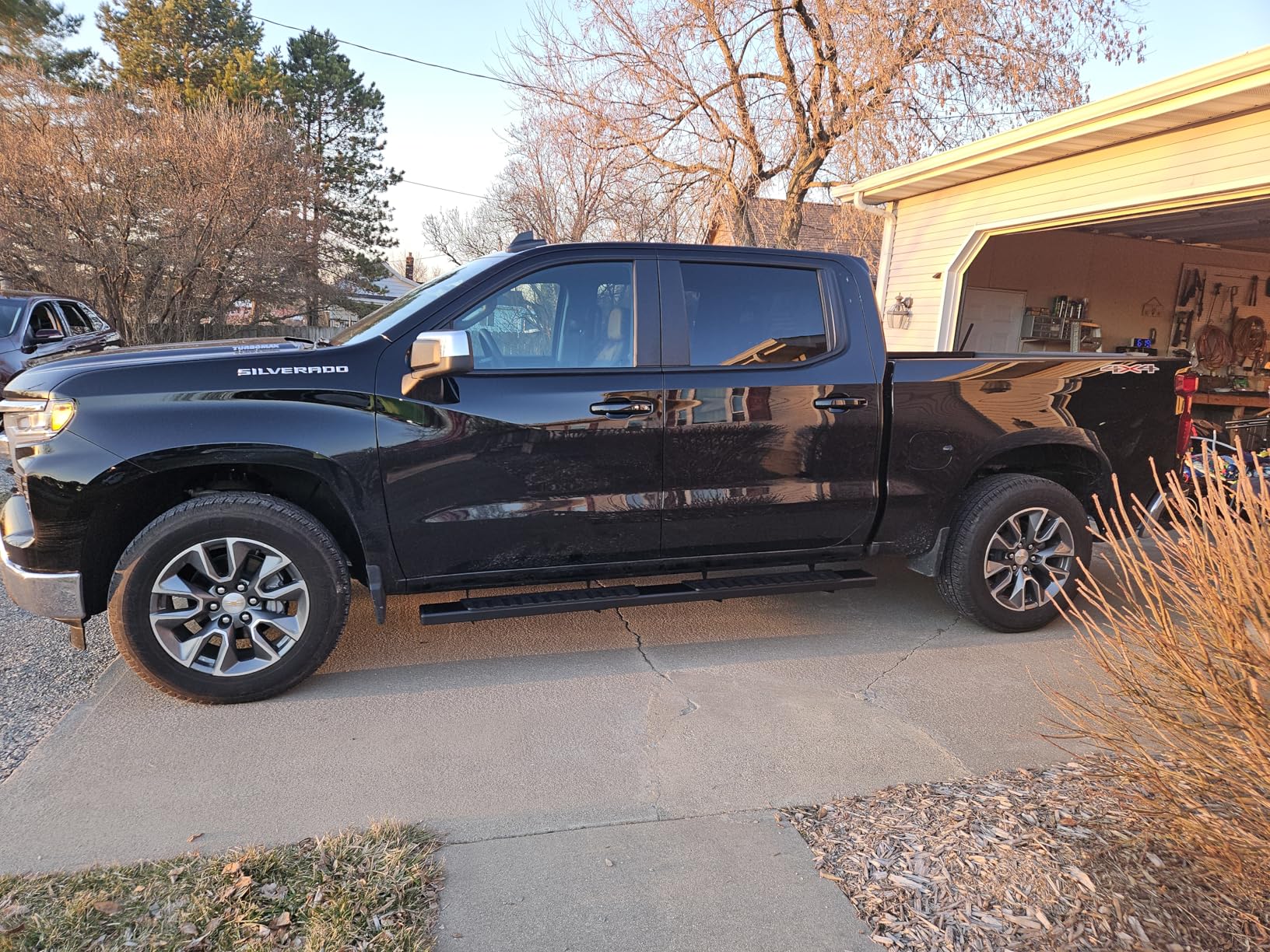 COMNOVA 6 Inches Running Boards& Steps Step Bars Compatible with 2019-2026 Chevy Silverado 1500, 2020-2026 Silverado/Sierra 2500HD 3500HD Crew Cab customer photo 1