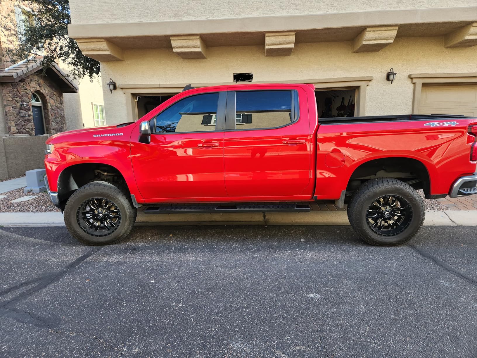 COMNOVA 6 Inches Running Boards& Steps Step Bars Compatible with 2019-2026 Chevy Silverado 1500, 2020-2026 Silverado/Sierra 2500HD 3500HD Crew Cab customer photo 2