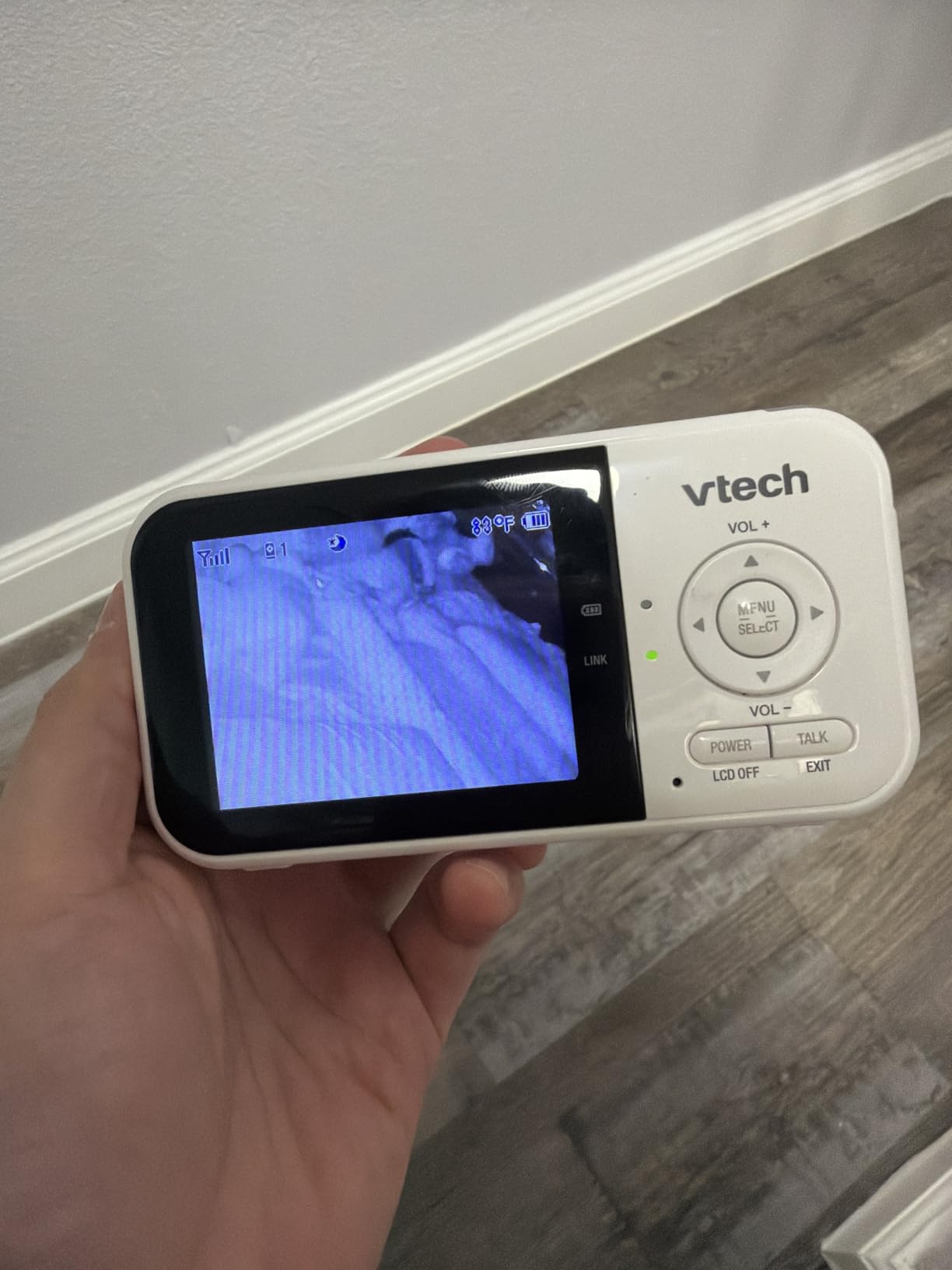 VTech VM819 Non-WiFi Video Baby Monitor with Camera - 2.8