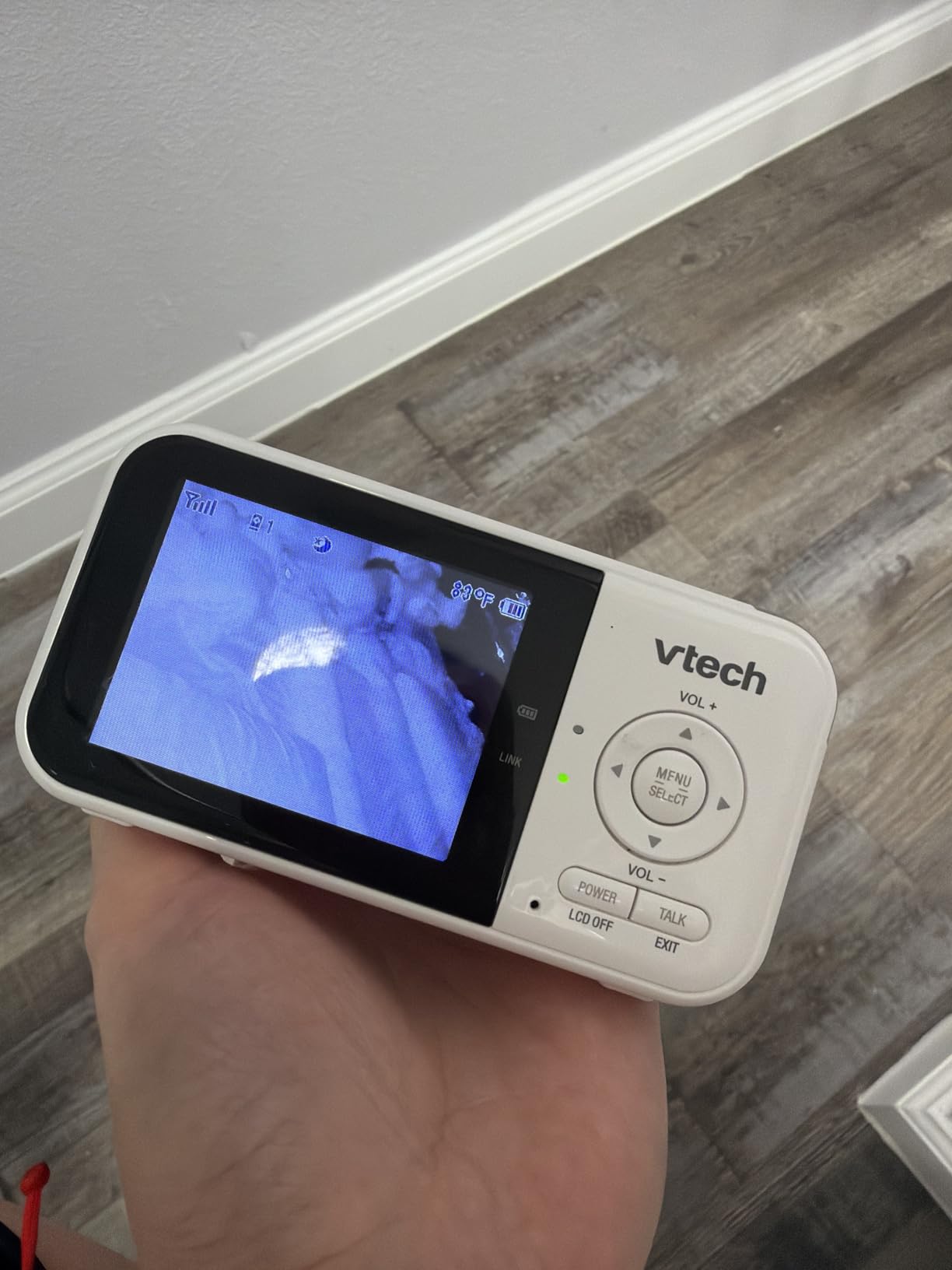 VTech VM819 Non-WiFi Video Baby Monitor with Camera - 2.8