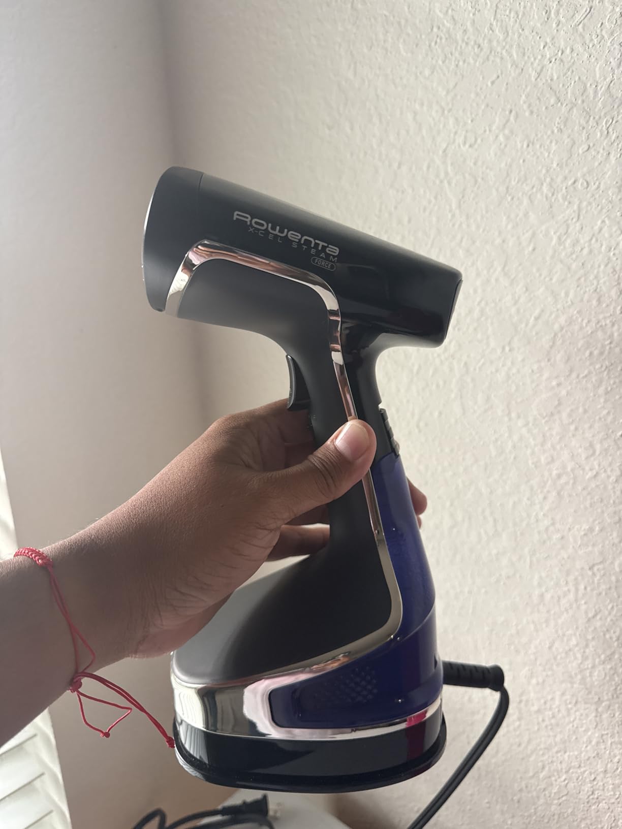 Rowenta Hand Steamer for Clothes, X-Cel Handheld Steamer, 25-Second Heat-Up, Powerful Steam, Long Cord, 1875W customer photo 1