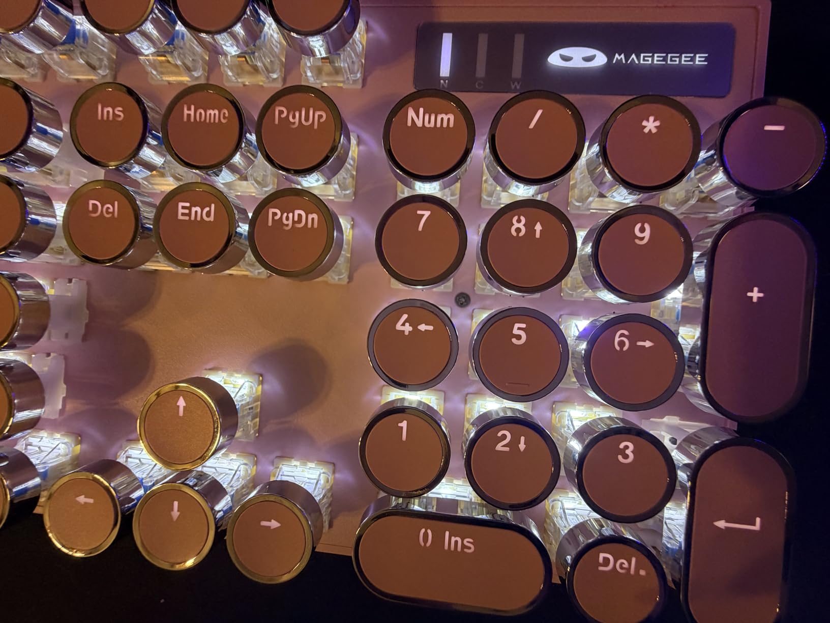 MageGee Typewriter Mechanical Gaming Keyboard, Retro Punk Pink Round Keycaps, 104 Keys LED White Backlit Wired Keyboards for Laptop MAC PC Gamer, with Magnetic Wrist Rest, Blue Switch customer photo 2