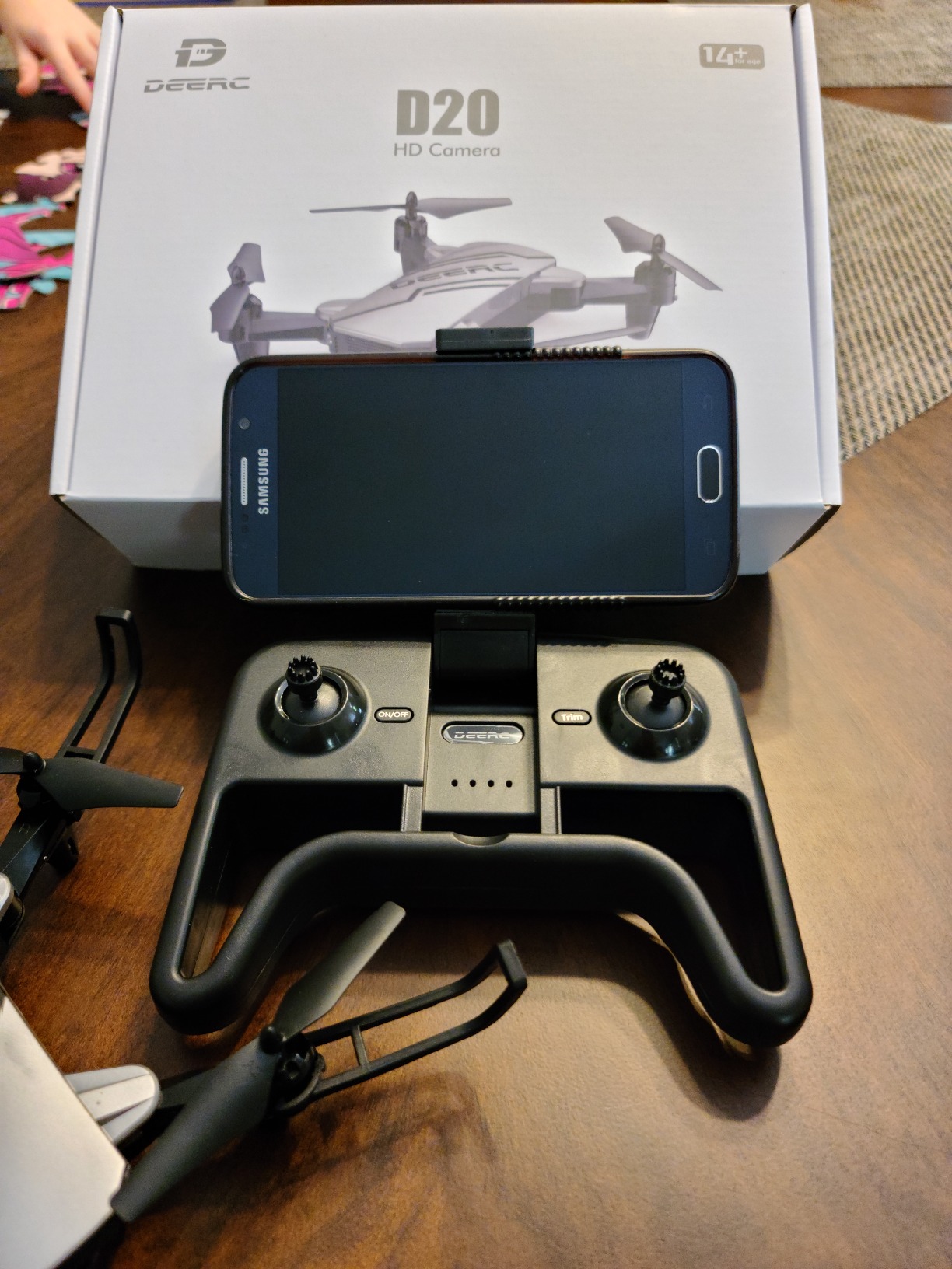 DEERC D20 Mini Drone for Kids with 720P HD FPV Camera Remote Control Toys Gifts for Boys Girls with Altitude Hold, Headless Mode, One Key Start Speed Adjustment, 3D Flips 2 Batteries customer photo 1