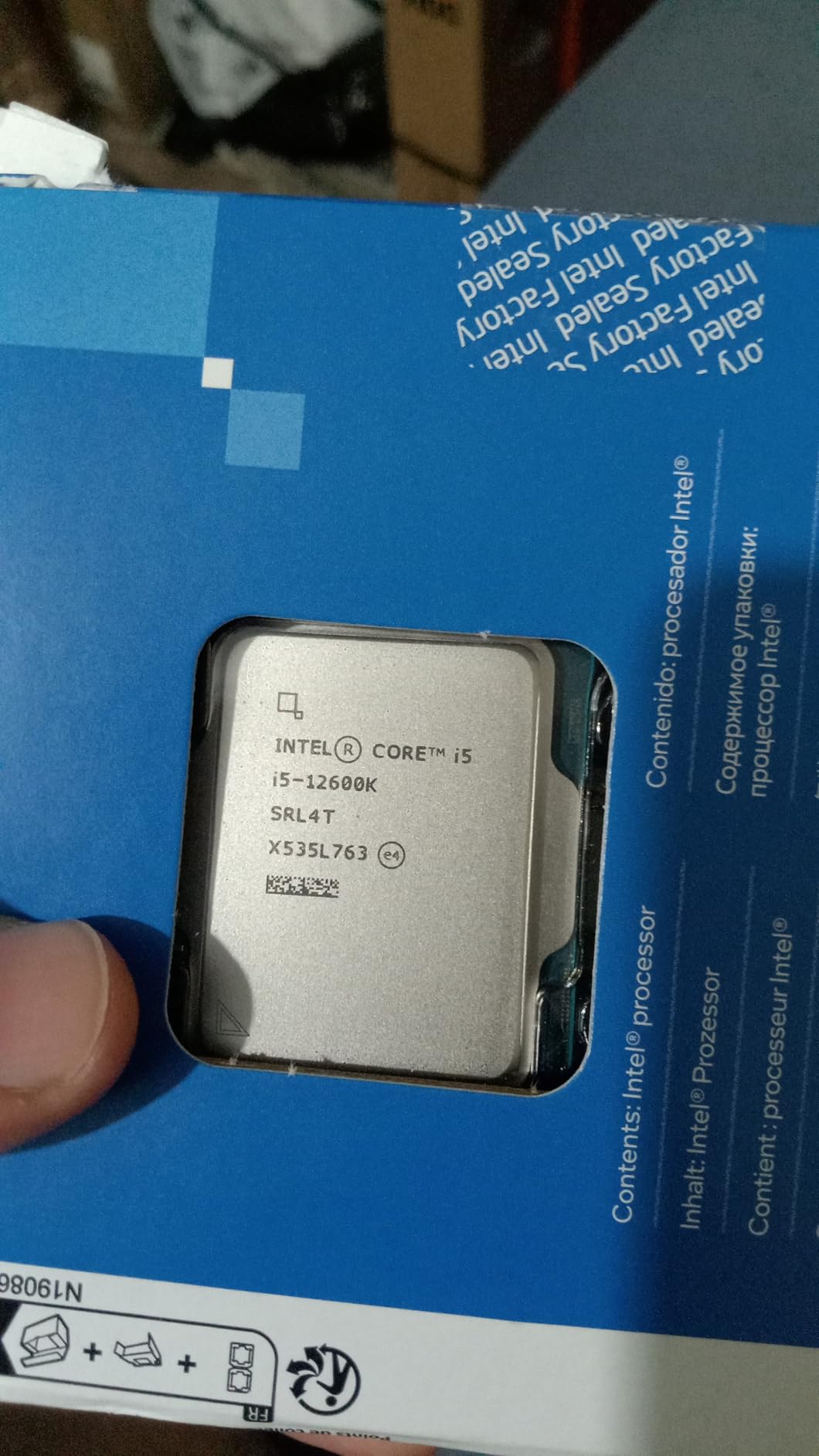Intel Core i5-12600K Desktop Processor with Integrated Graphics 10 (6P+4E) Cores up to 4.9 GHz Unlocked LGA1700 600 Series Chipset 125W customer photo 1