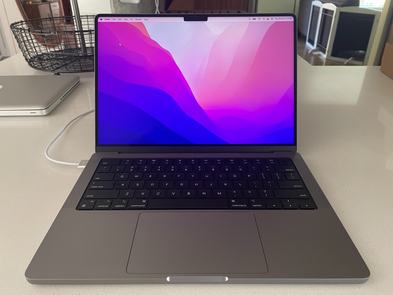 2021 Apple MacBook Pro (14-inch, M1 Pro chip with 8-core CPU and 14-core GPU, 16GB RAM, 512GB SSD) - Space Gray customer photo 1
