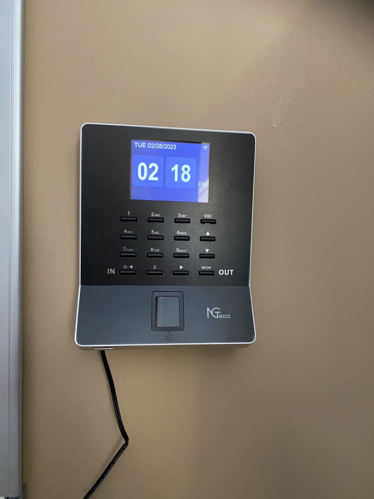 NGTeco Time Clocks for Employees Small Business, W3 2.4GHz WiFi Biometric Fingerprint Time Card Machine customer photo 1