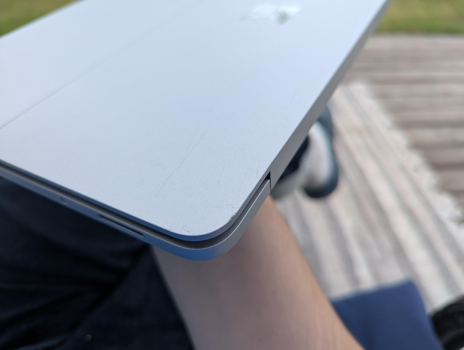Microsoft Surface Laptop Studio, 14.4-inch Touchscreen, Intel Core i7, 32GB Memory, 1TB SSD, Platinum (Renewed) customer photo 2