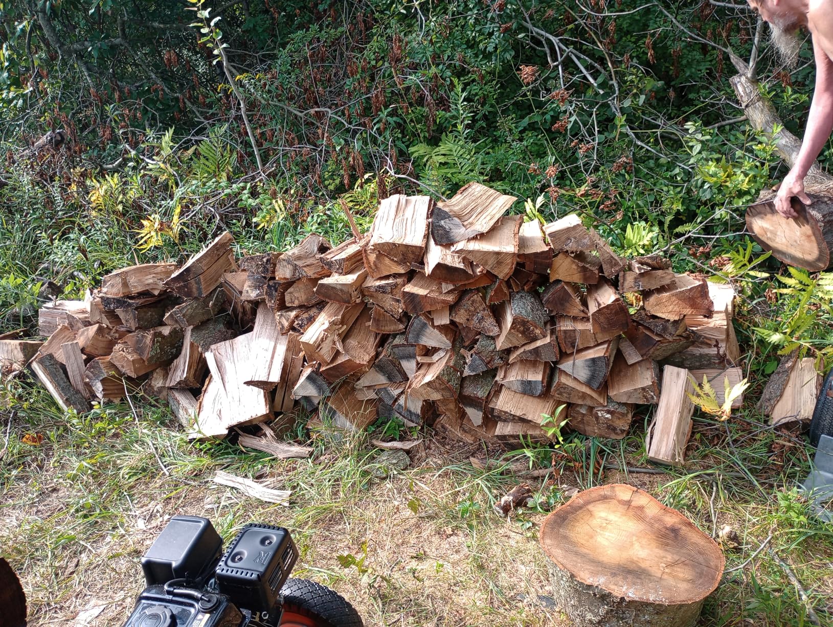 SuperHandy Log Splitter, 20 Ton, Gas Powered 7 HP Engine, Automatic Wood Splitting Wedge Machine, Commercial Quality for Fireplace Burning Firewood Supply customer photo 1
