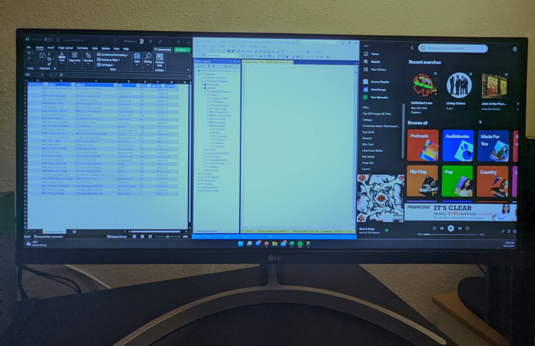 LG UltraWide FHD 26-Inch Computer Monitor 26WQ500-B, IPS with HDR 10 Compatibility and AMD FreeSync customer photo 1