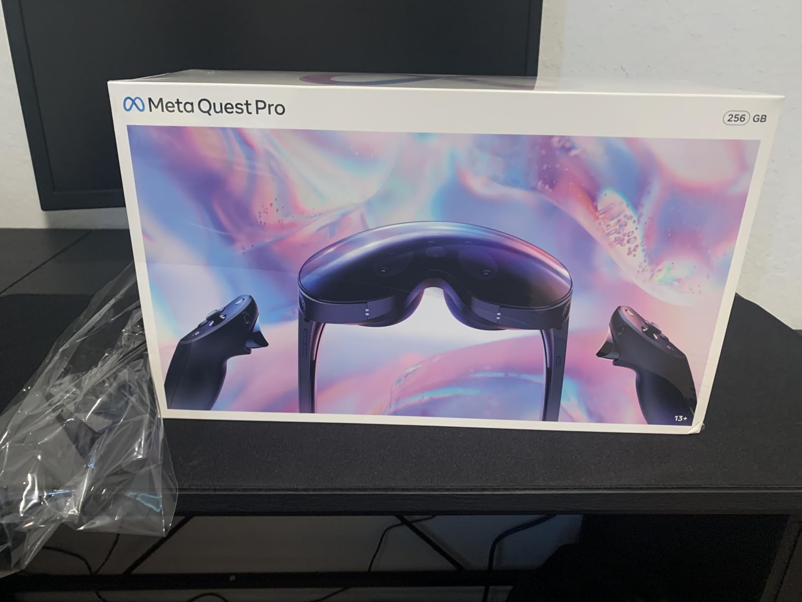 Meta Quest Pro - Advanced All-in-One VR Headset with Face Tracking customer photo 1