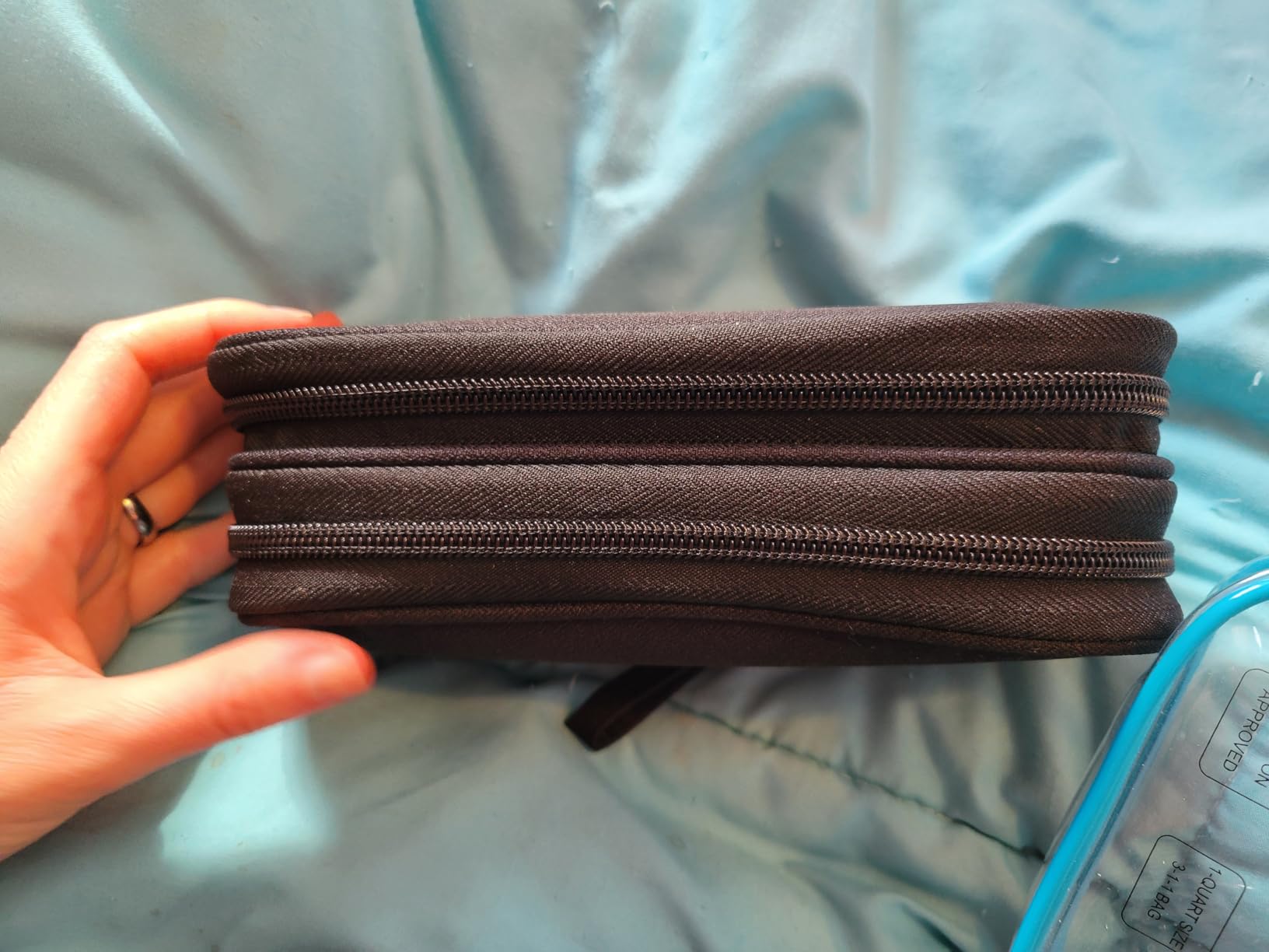 FYY Electronic Organizer, Travel Cable Organizer All-in-One Storage Bag Pouch Electronic Accessories Carry Case Portable Waterproof Double Layers for Cable, Cord, Charger, Phone, Earphone Green customer photo 2