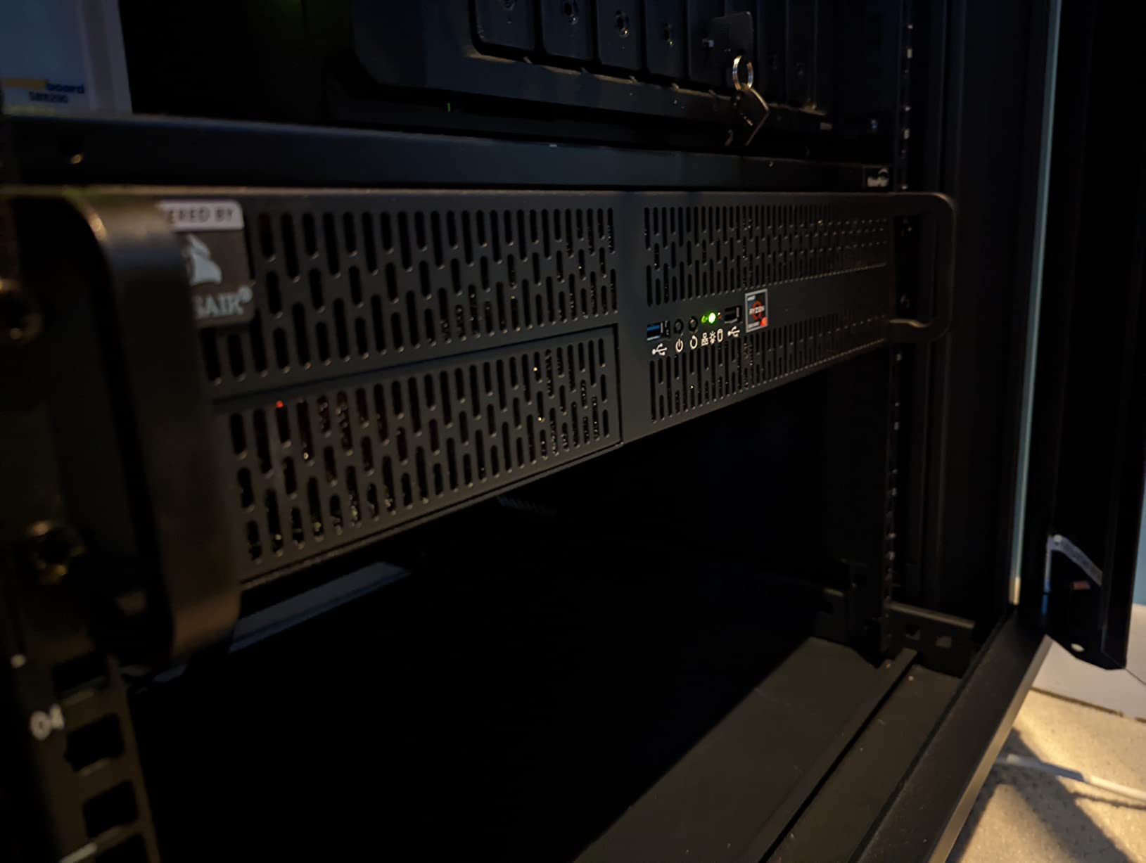 Rosewill 3U Server Chassis Rackmount Case, 4X 3.5 Bays, ATX Compatible, 2X 80mm Fans, 2X USB 3.0, Silver/Black - RSV-Z3100U customer photo 2