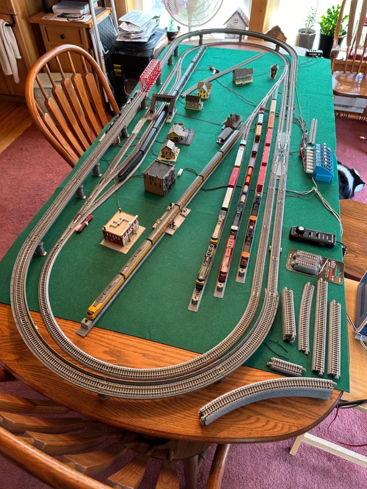 Kato USA, Inc. N V6 Outside Loop Track Set, KAT208651 customer photo 1
