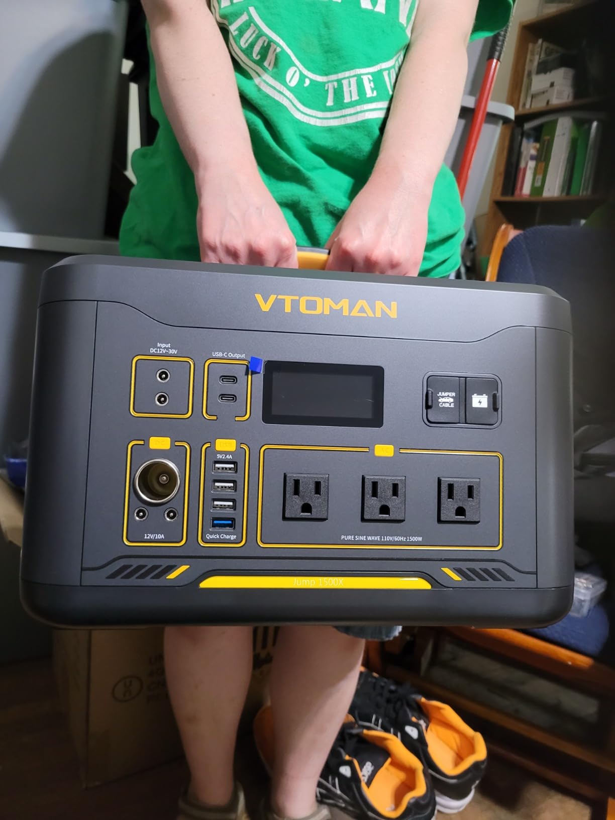 VTOMAN Jump1500X Portable Power Station, 828Wh LiFePO4 Battery Solar Generator with Jump Start, 1500W AC Outlet, 100W PD Type-C, Large Capacity Expandable to 2376Wh for Camping, RV Travel, Home Backup customer photo 2