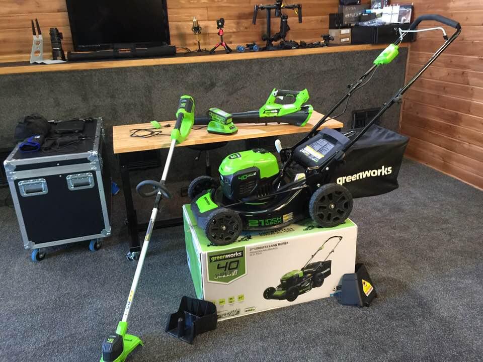 Greenworks 60V 16 Inch Brushless Cordless String Trimmer, Weed Wacker/Weed Eater with 2.5Ah Battery & Charger, Load N' Go Bump Feed, 53min Runtime, 26cc Gas Equivalent, 4 Year Warranty customer photo 1