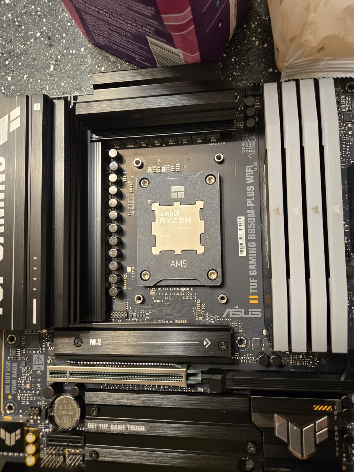 CORSAIR Vengeance RGB DDR5 RAM 32GB (2x16GB) Up to 6000MHz CL30-36-36-76 1.40V AMD EXPO Intel XMP Desktop Computer Memory - Gray (CMH32GX5M2B6000Z30K) customer photo 2