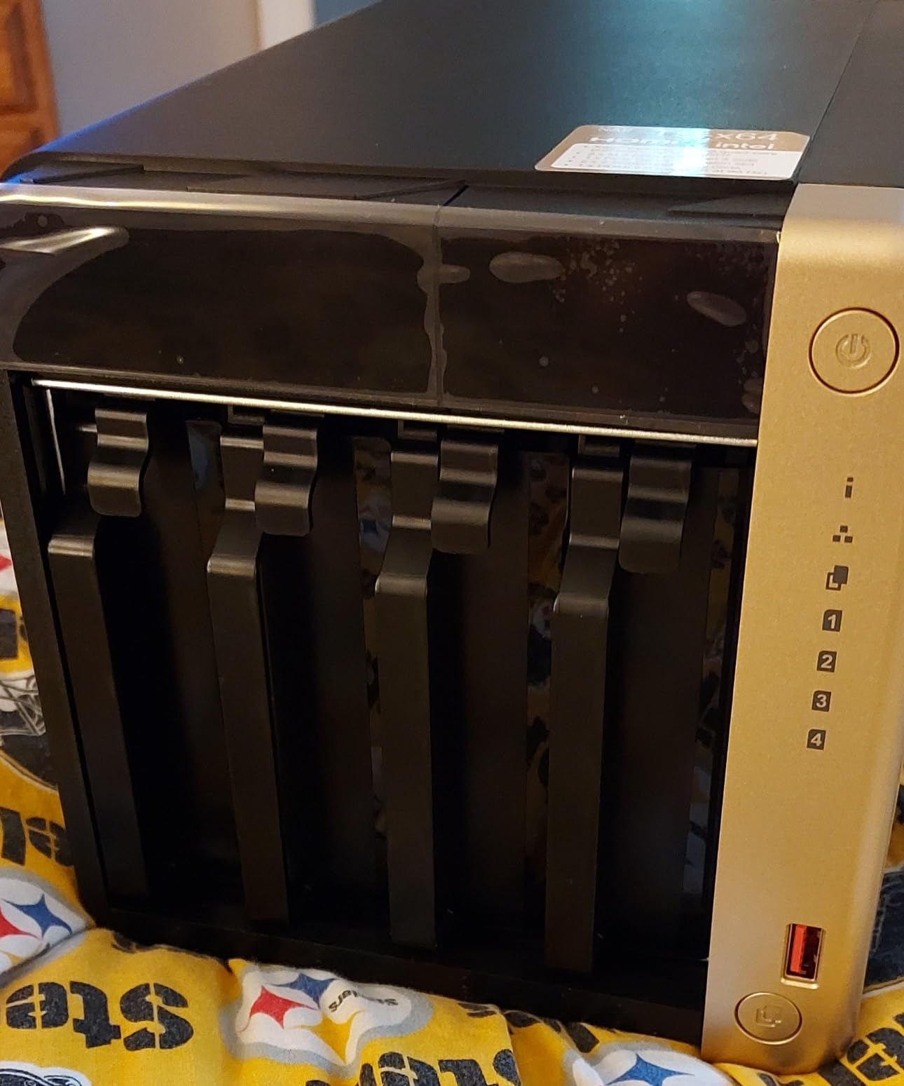 QNAP TS-464-8G-US 4 Bay High-Performance Desktop NAS with Intel Celeron Quad-core Processor, M.2 PCIe Slots and Dual 2.5GbE customer photo 2
