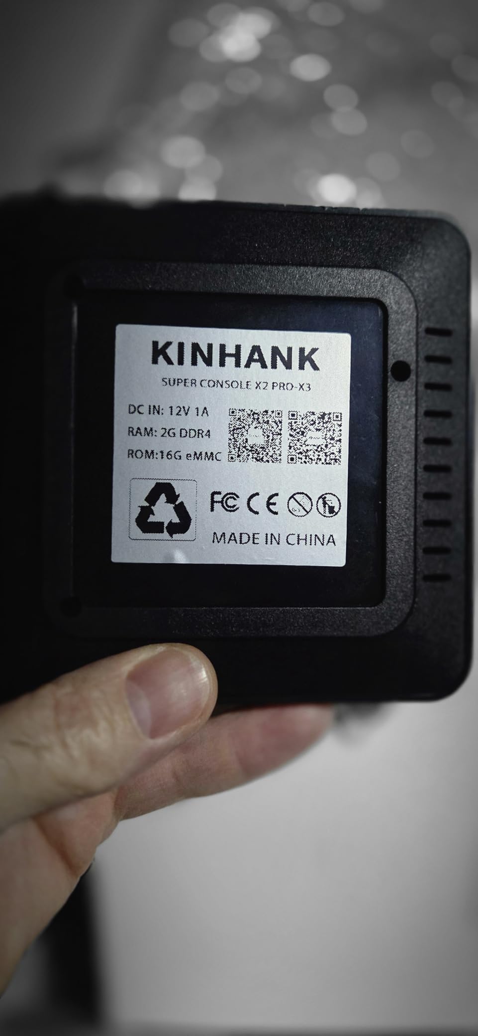 Kinhank Retro Game Console with 65,000+ Classic Games, Super Console X2 PRO Video Game Console with EmuElec 4.6 & Android 9.0, 4K UHD Output customer photo 1