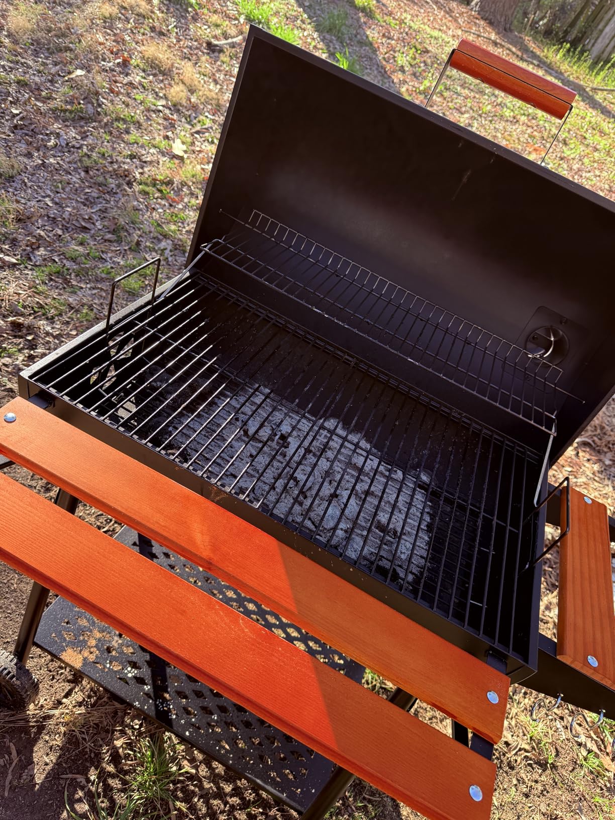 Royal Gourmet CC1830V 30 Barrel Charcoal Grill with Wood-Painted Side Table, 627 Sq. In. customer photo 2