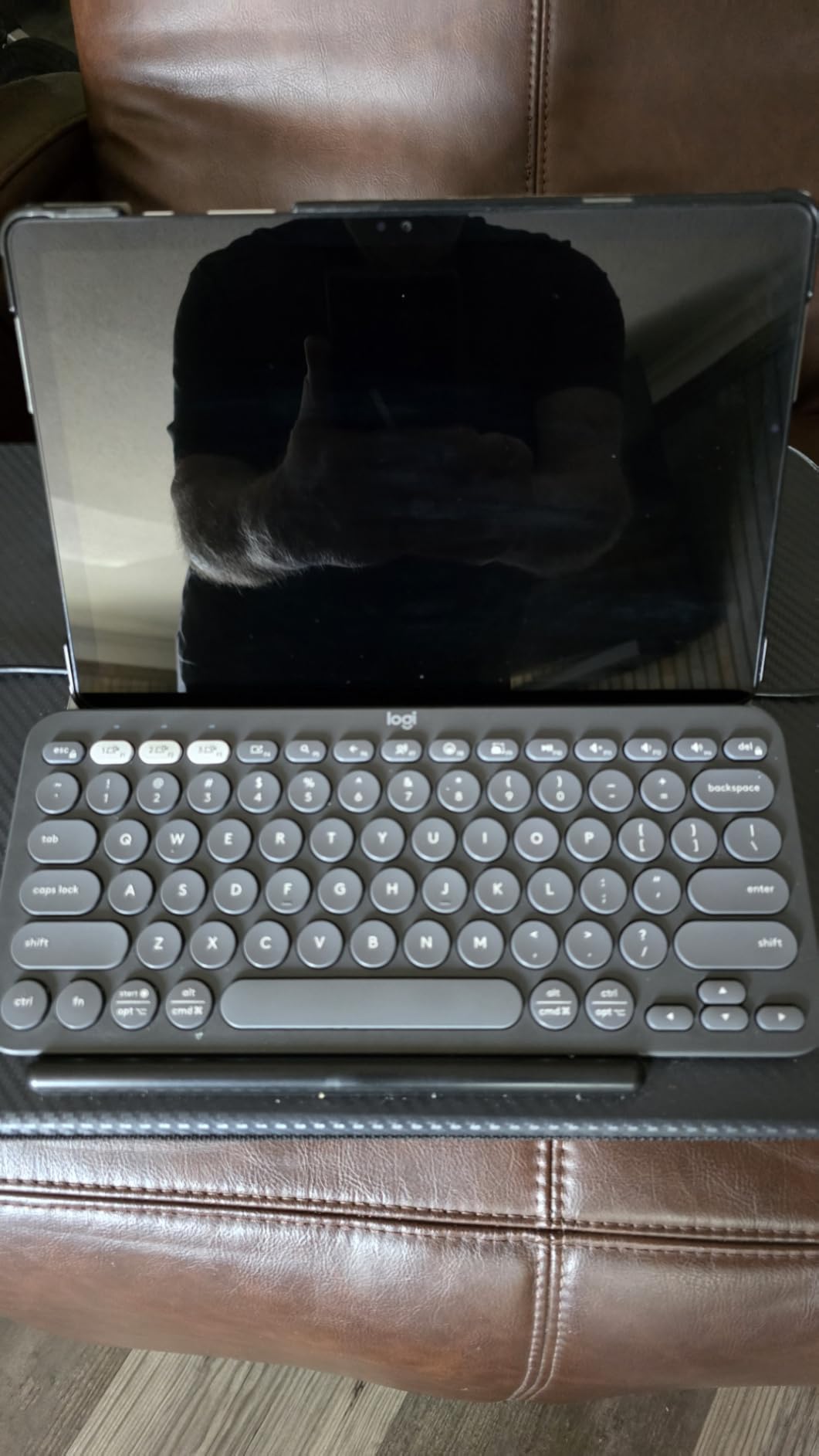 Pebble Keys 2 K380s, Multi-Device Bluetooth Wireless Keyboard with Customizable Shortcuts, Slim and Portable, Easy-Switch for Windows, macOS, iPadOS, Android, Chrome OS - Tonal Graphite customer photo 1