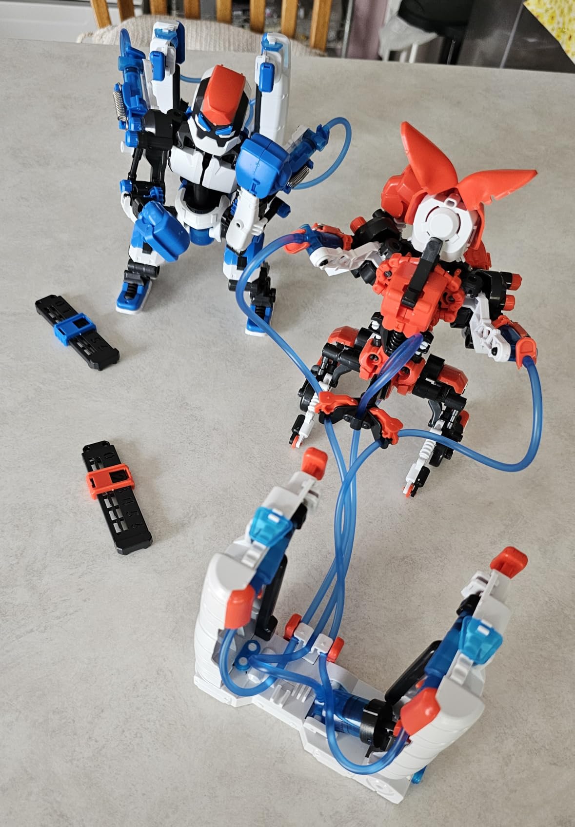 Thames & Kosmos Hydraulic Boxing Bots STEM Experiment Kit | Build Two Hydraulic-Powered Boxing Robots! | Explore Water-Powered Systems | Challenge a Friend to a Robot Duel! customer photo 2
