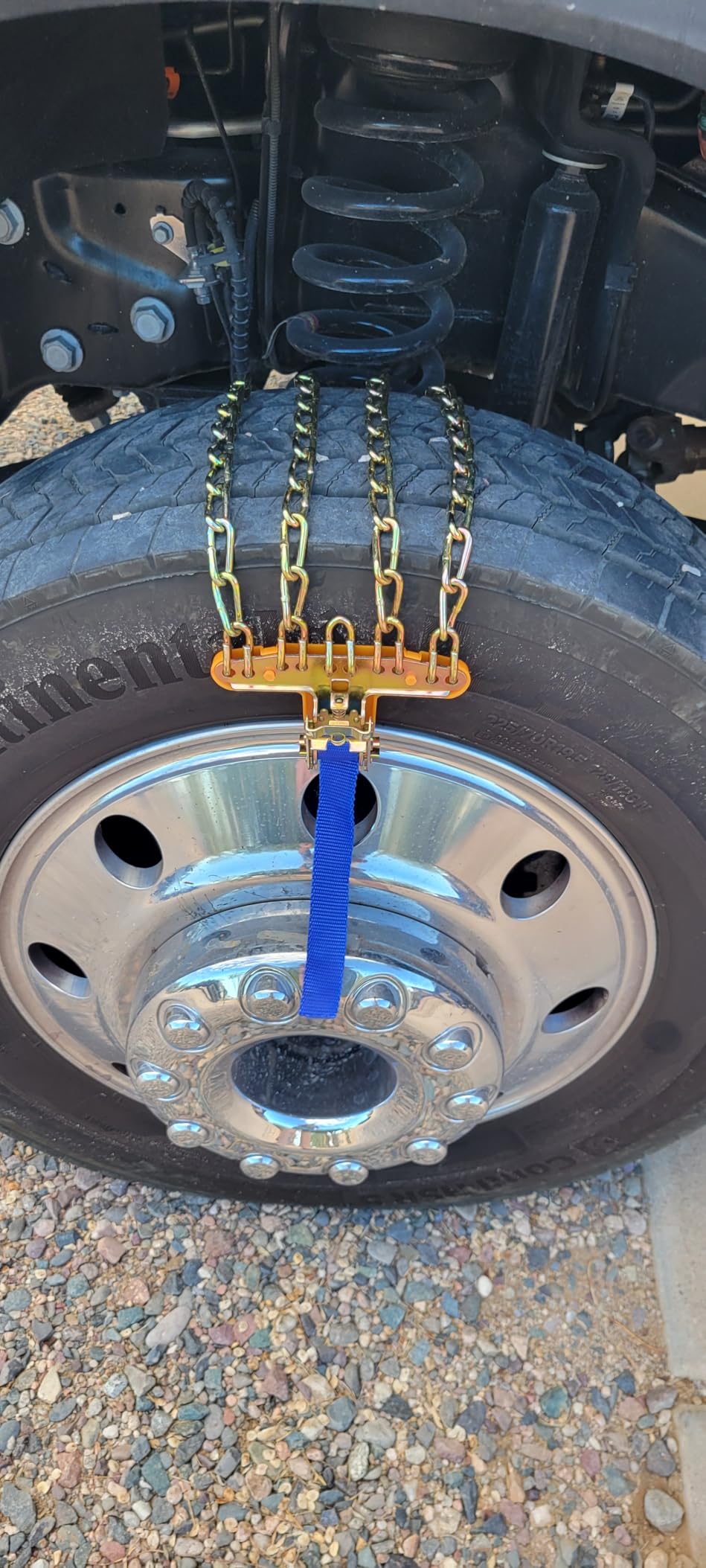 SCITOO 225-275mm Snow Chains for Car Pickup Trucks SUV, 8 Pack Quick Easy Installation Tire Traction Chain, Portable Reusable Adjustable Universal Emergency Anti-Skid Thickening Tire Chains - Set of 8 customer photo 1
